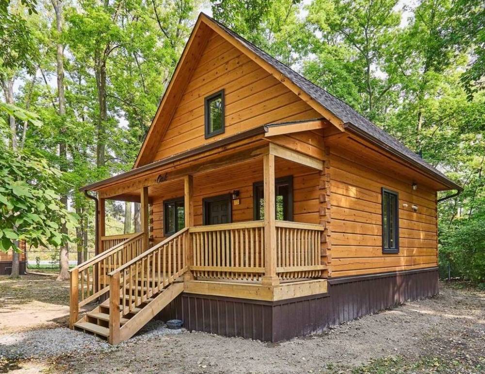Todd Lewys / Winnipeg Free Press files
Stopping the foundation of a cabin from moving in winter is often difficult.
