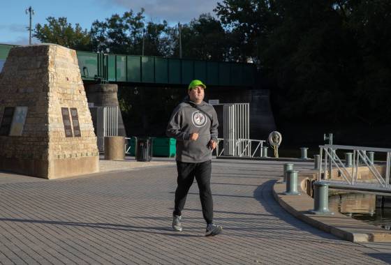 John Krestanowich joined a local running club on a whim last year. (Jessica Lee / Winnipeg Free Press)