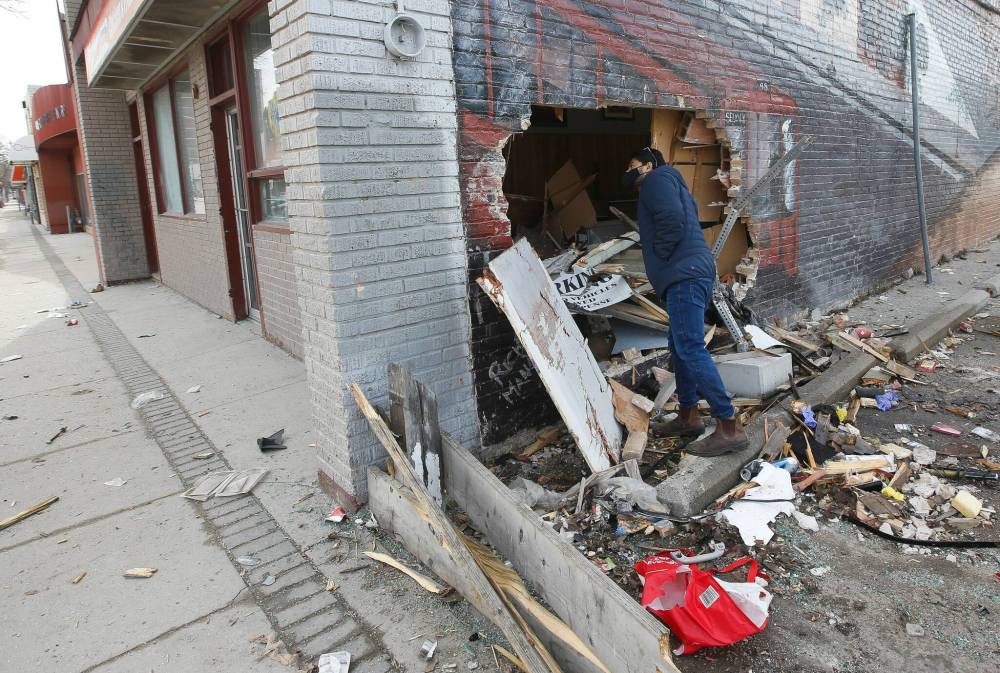 JOHN WOODS / WINNIPEG FREE PRESS
No employees of the Pizzarama were hurt in the crash, but the building sustained extensive damage, the owner told the Free Press in April.