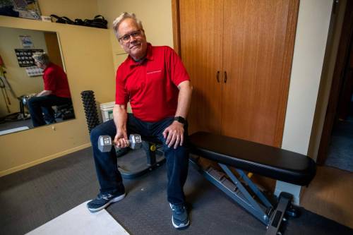 Daniel Crump / Winnipeg Free Press
                                Neil Johnston, president and CEO of the Manitoba Lung Association, is a driving force behind LUNGtivity, a program designed for people with lung conditions such as COPD.