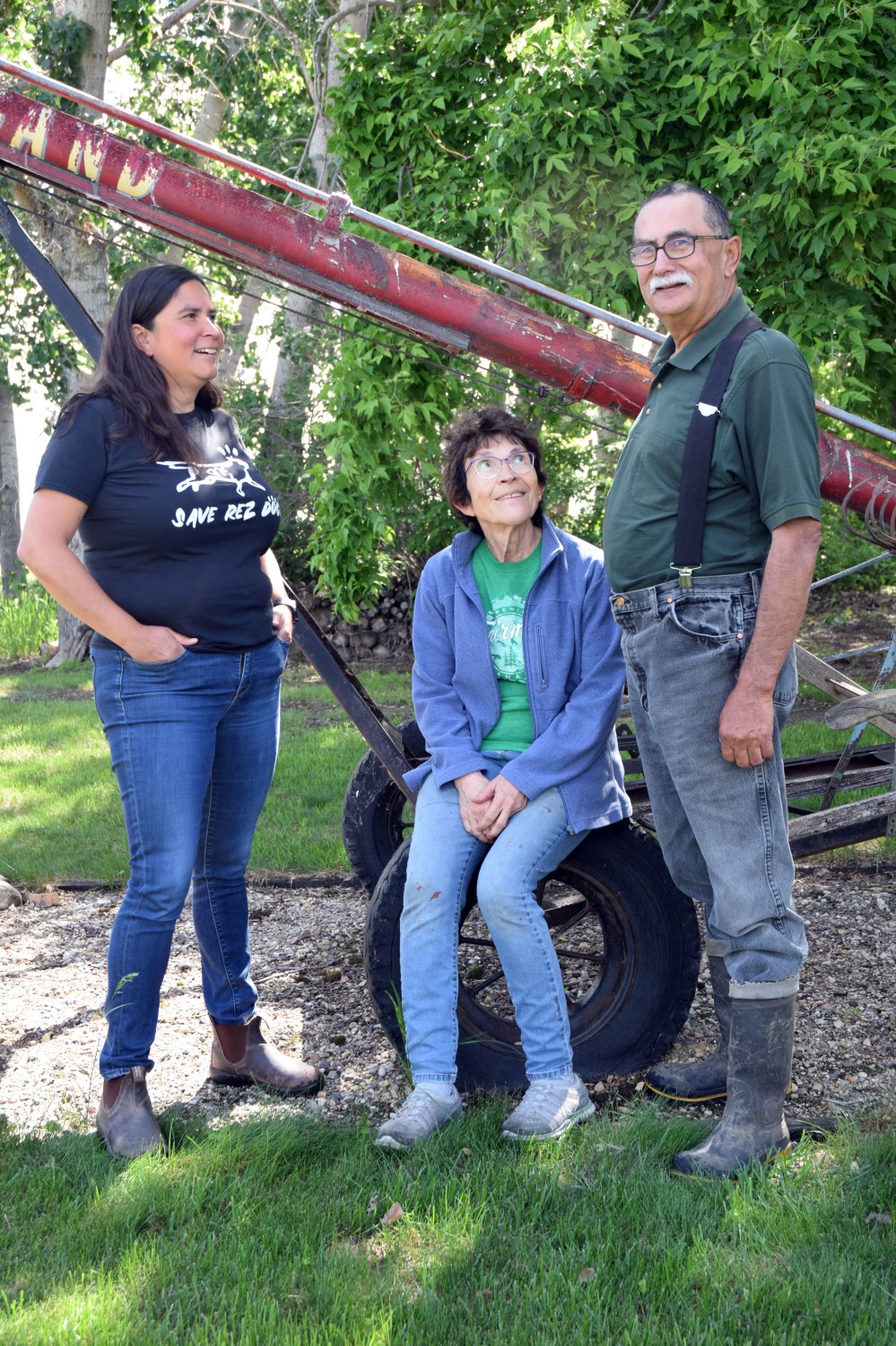 JAY WHETTER PHOTO
Melissa Arcand (left) is a soil scientist and associate professor at the University of Saskatchewan. She was raised by her parents Patricia and Mervyn on a modern grain farm at Maskēko-sākahikanihk, or Muskeg Lake Cree Nation, north of Saskatoon.