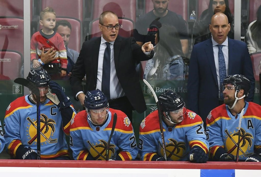 Florida Panthers' coach Paul Maurice shouts instructions to his players during the first period of an NHL hockey game against the Boston Bruins, Wednesday, Nov. 23, 2022, in Sunrise, Fla. THE CANADIAN PRESS/AP-Michael Laughlin