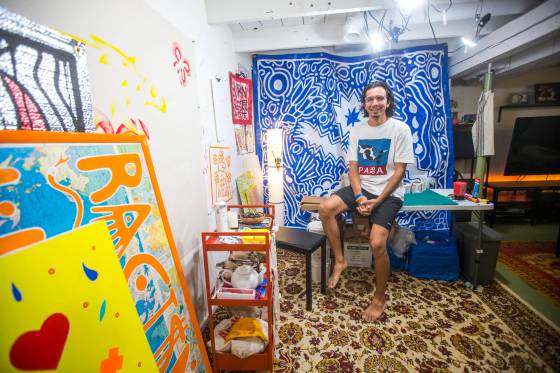A start in advertising helped foster a love of simplicity in artist Jordan Stranger, above in his home studio in Winnipeg. (Mikaela MacKenzie / Winnipeg Free Press)