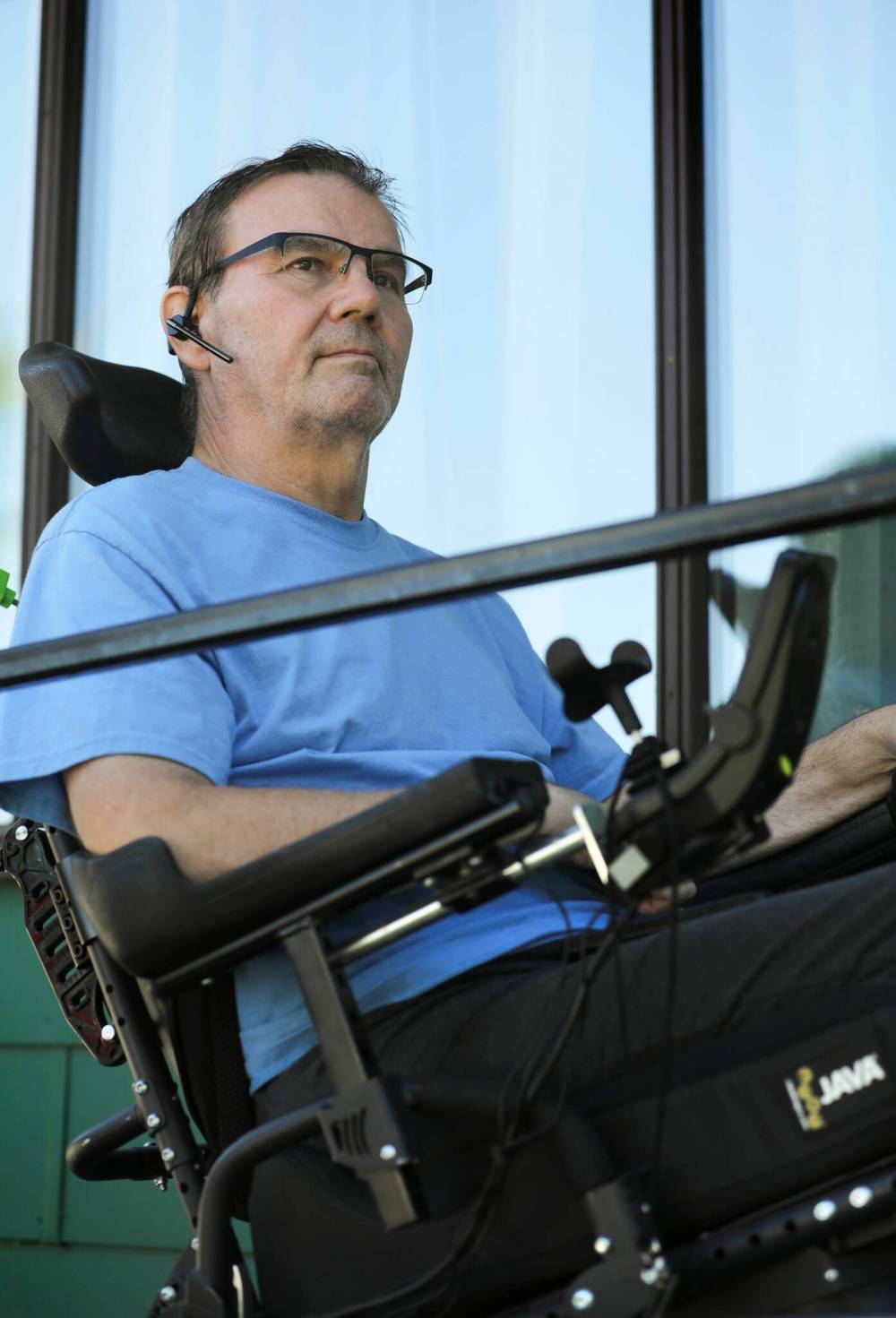 RUTH BONNEVILLE / WINNIPEG FREE PRESS FILES
Quadriplegic Patrick Dram says he is pleased to hear the new respite and home care program could help fill sudden gaps in care service.