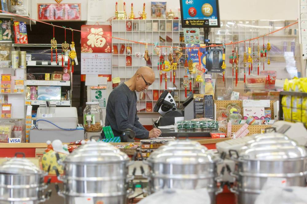 MIKE DEAL / WINNIPEG FREE PRESS
                                Francis Tsang spent Friday cleaning up after an overnight break-in at Oriental Market.