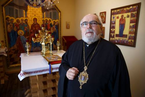 MIKE DEAL / WINNIPEG FREE PRESS
                                Lawrence Huculak, Metropolitan Archbishop of Winnipeg is calling for prayer, fasting and donations.