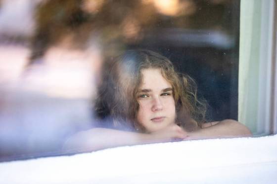 Scarlett Schadek has missed two weeks of school over the last month because of COVID-19 and a cold. (Mikaela MacKenzie / Winnipeg Free Press)