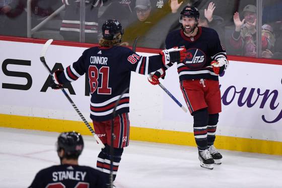 Sam Gagner (right) will have about 20 family members and friends in the stands for his 1,000th regular season game. (Fred Greenslade / The Canadian Press files)