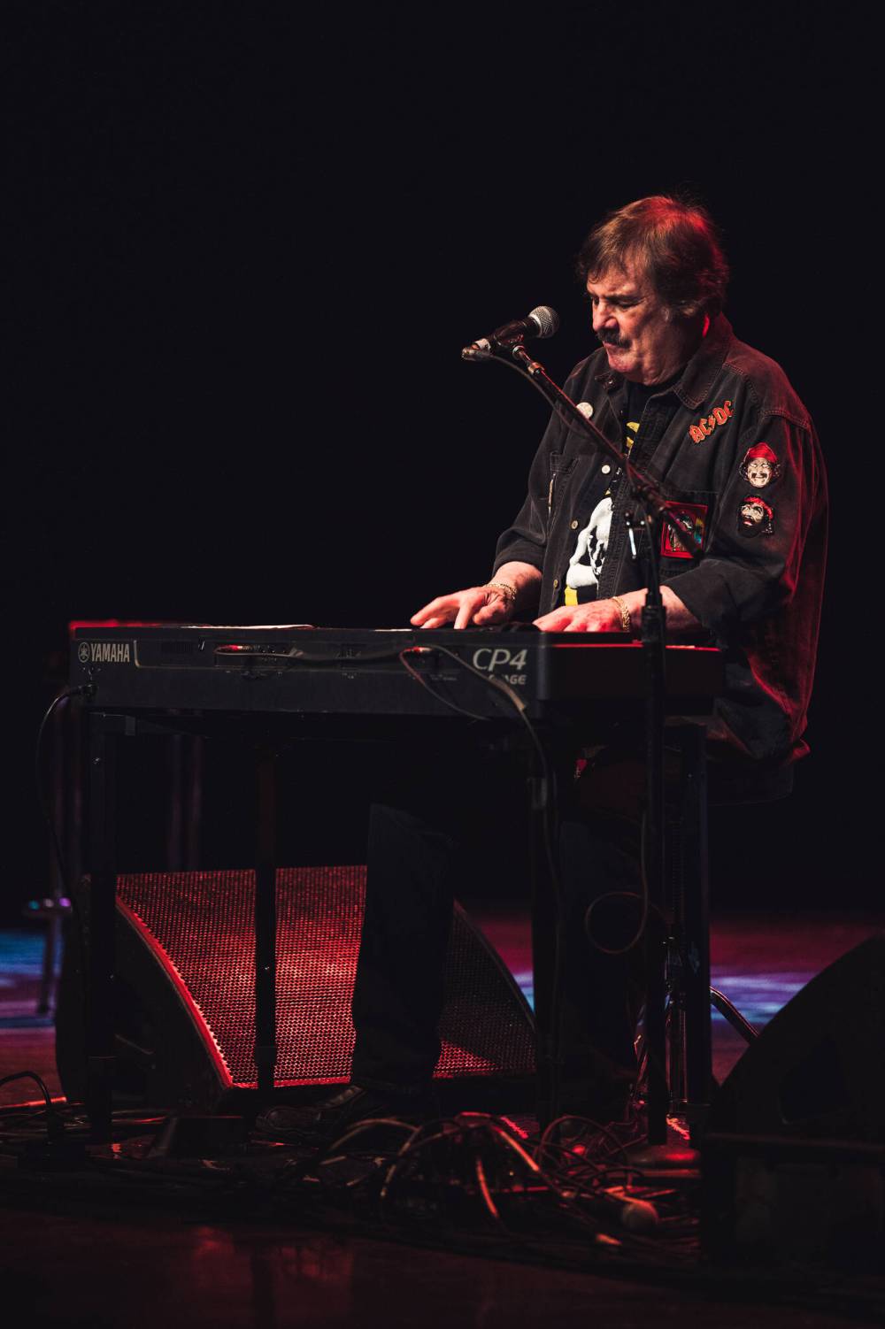 Dwayne Larson photo
Burton Cummings performs at the Burton Cummings Theatre, Wednesday.