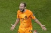 FILE - Daley Blind of the Netherlands celebrates after scoring his side's second goal during the World Cup round of 16 soccer match between the Netherlands and the United States, at the Khalifa International Stadium in Doha, Qatar, Dec. 3, 2022. Bayern Munich signed the experienced Dutch defender Daley Blind as a free agent to cover for the injured Lucas Hernandez on Thursday Jan. 5, 2023. (AP Photo/Ricardo Mazalan, File)