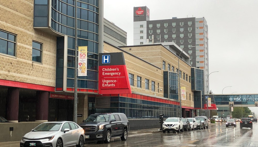 RUTH BONNEVILLE / WINNIPEG FREE PRESS FILES
As of Tuesday morning, there were 17 patients in the pediatric intensive care unit at Children’s Hospital in Winnipeg.
