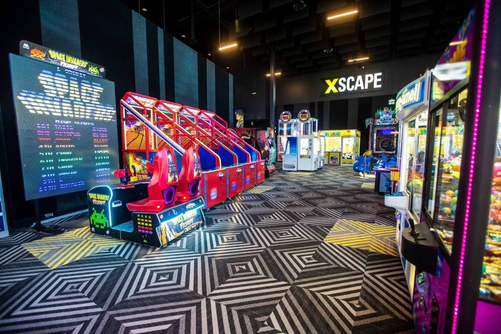 MIKAELA MACKENZIE / WINNIPEG FREE PRESS
Six auditoriums, a gaming area and a live entertainment zone fill the 35,000 sq. ft. centre.