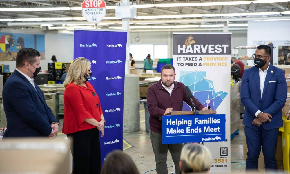 JESSICA LEE / WINNIPEG FREE PRESS
“We need all the help of all Manitobans at this time, because the need that we’re facing is absolutely unprecedented,” said Vince Barletta, president and CEO of Harvest Manitoba.