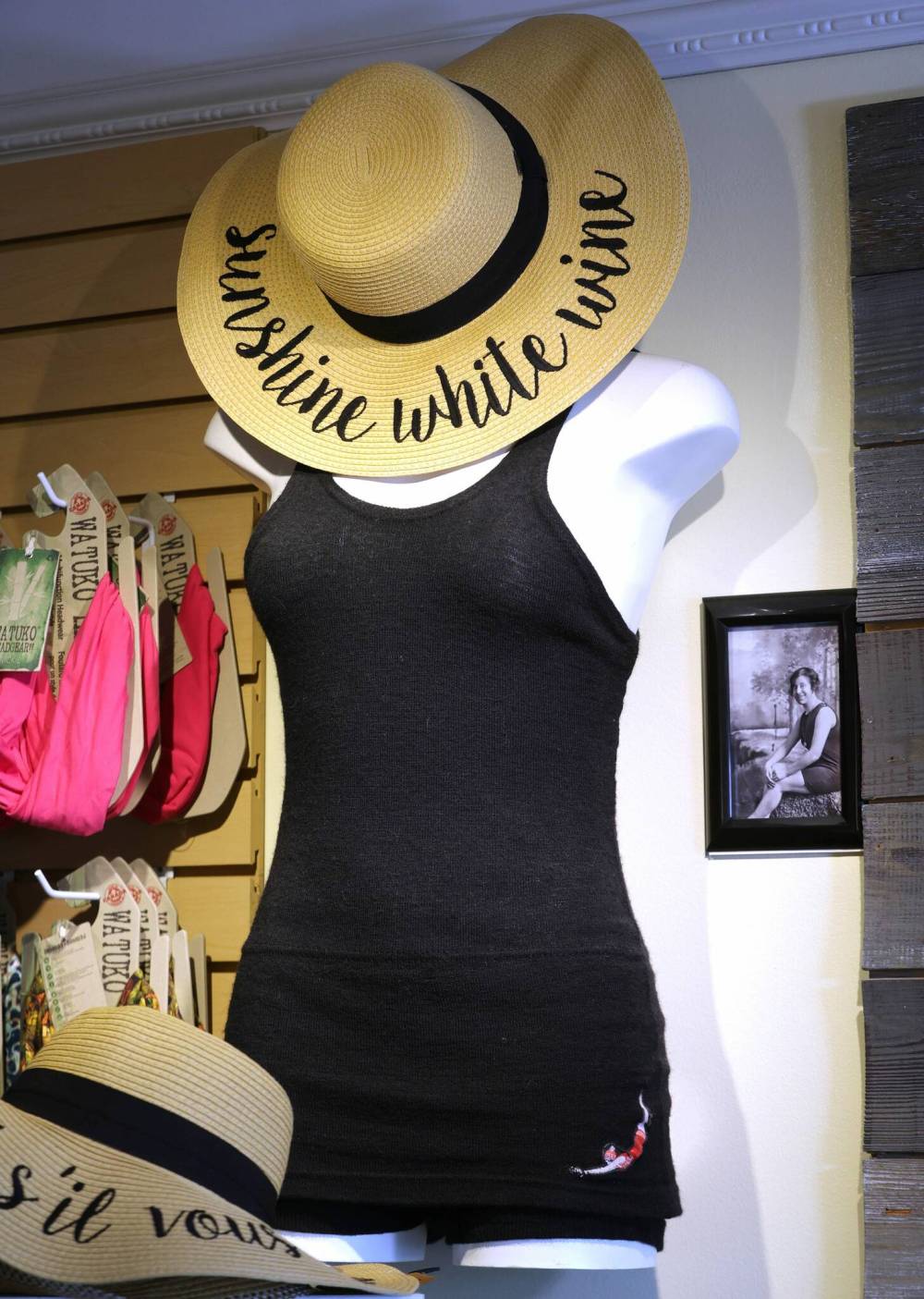 RUTH BONNEVILLE / WINNIPEG FREE PRESS
The 1929 Jantzen swimsuit is displayed alongside a photo of a model decked out in it.