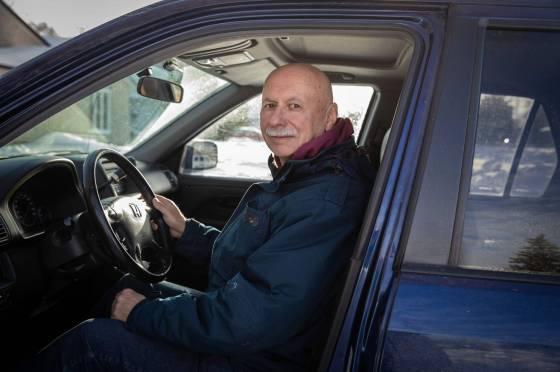 Gerry Boss volunteers with New Journey Housing. (Jessica Lee / Winnipeg Free Press)