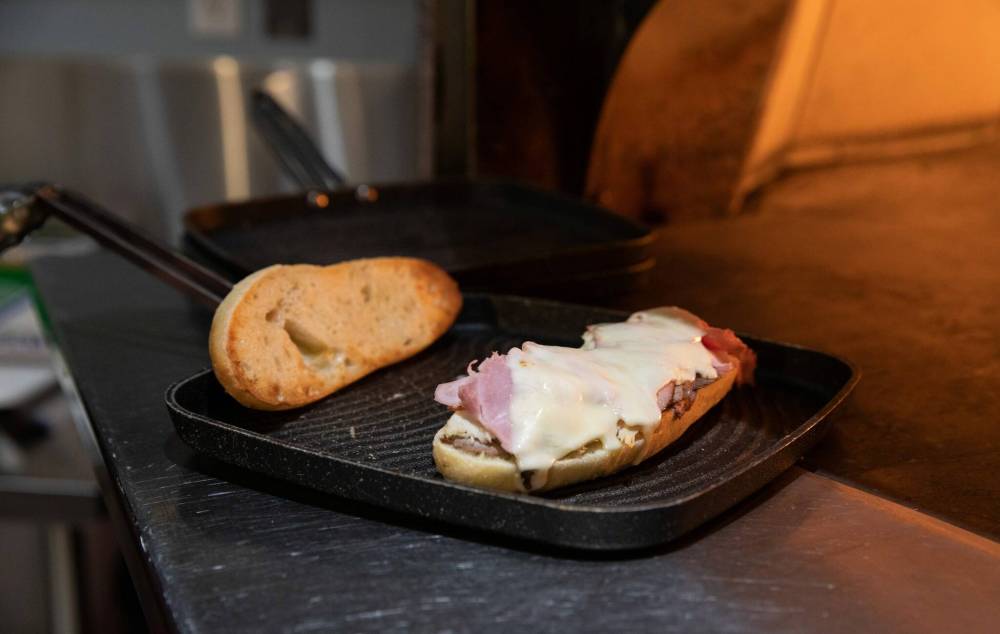 JESSICA LEE / WINNIPEG FREE PRESS
A toasted sandwich is one of the lunch selections available. Bologna sandwiches have yet to be added to the menu.