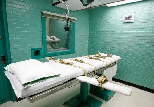 FILE - The state of Texas execution chamber in Huntsville, Texas, is pictured on May 27, 2008. A group of Texas death row inmates filed a federal lawsuit Thursday, Jan. 26, 2023, against the state’s prison system over its policy of permanently holding in solitary confinement all prisoners who are awaiting execution. (AP Photo/Pat Sullivan, File)