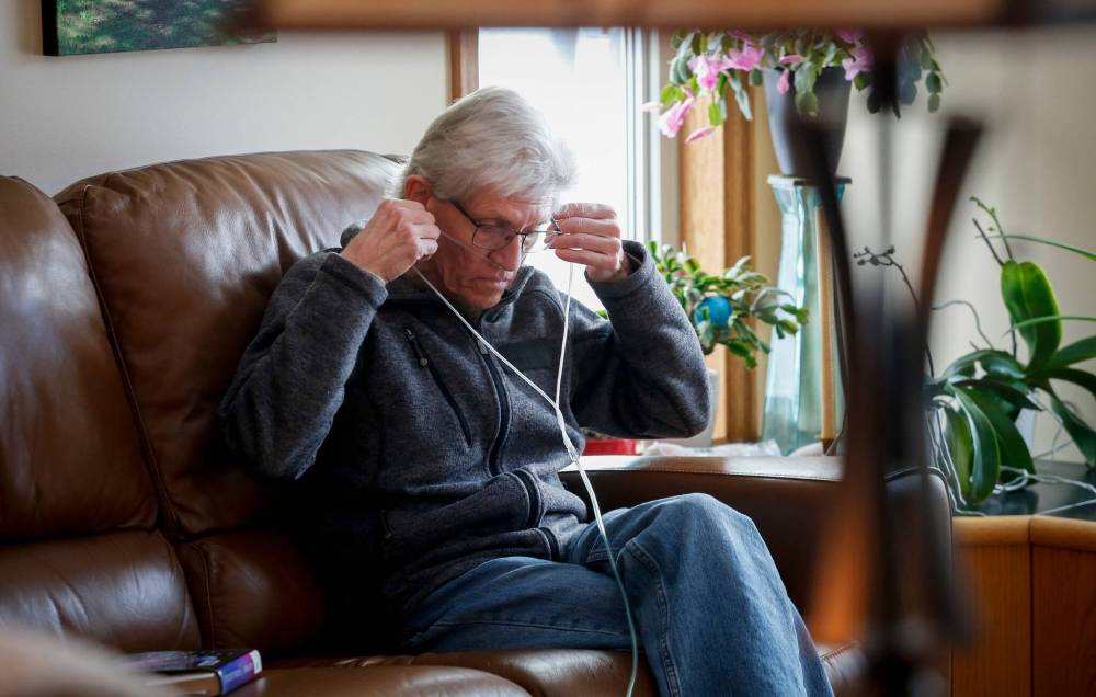JOHN WOODS / WINNIPEG FREE PRESS
Rick Schmidt is now in the second-last stage of his transplant journey as he waits for a donor lung to become available.