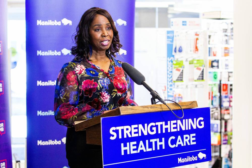 MIKAELA MACKENZIE / WINNIPEG FREE PRESS
“Doctors often face excessive administrative requirements that place a burden on their time and take them away from their most important role — and that is providing care to Manitobans when they need it most,” Gordon said Friday.