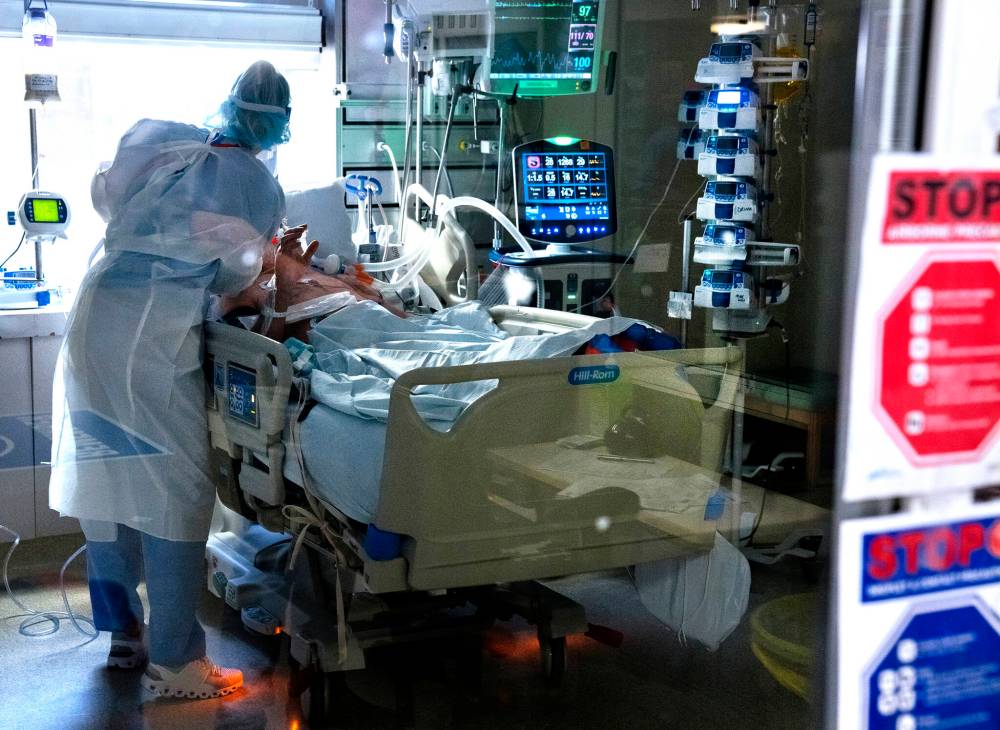 The College of Registered Nurses of Manitoba approved 27 applications from international nurses in 2022 and has 39 applications in progress. (The Canadian Press files)