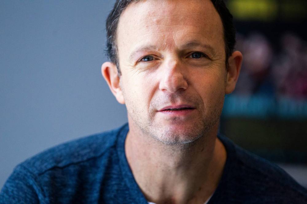 Israeli-born, Vancouver-based choreographer Idan Cohen’s Looking Glass resonates as a haunting ode to the elasticity of time. (Mikaela MacKenzie / Winnipeg Free Press)