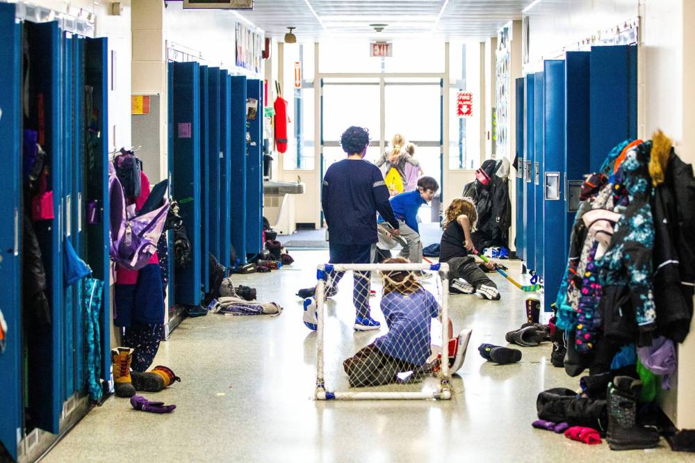 MIKAELA MACKENZIE / WINNIPEG FREE PRESS
École Dieppe participated in a building-wide playdate for a local celebration of Global School Play Day on Feb. 14.