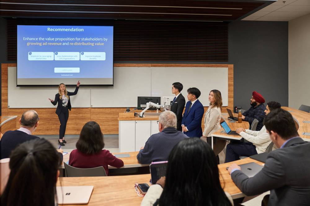 DAVID LIPNOWSKI PHOTO
                                case competition setting with judges The University of Toronto, University of Calgary and Concordia University are among eight post-secondaries sending students to the University of Manitoba’s inaugural Asper Leadership Case Competition.