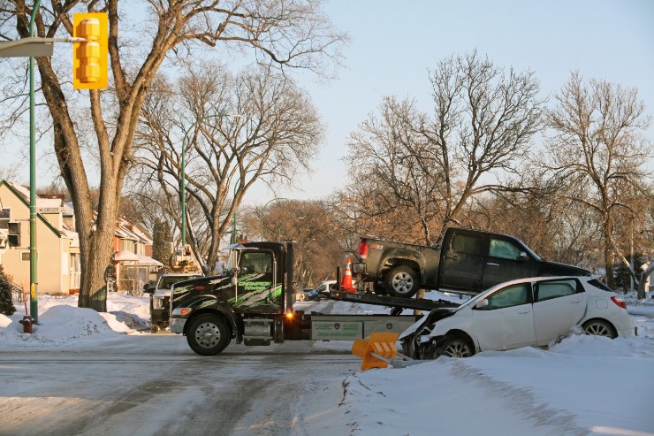 Pursuit ends in crash – Winnipeg Free Press