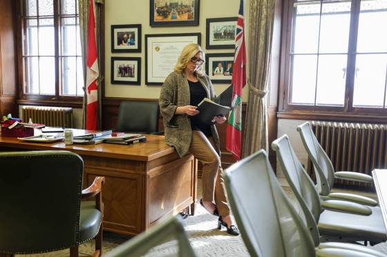 Rochelle Squires had been a minister in former premier Brian Pallister’s first cabinet for less than 24 hours when the online abuse began. (Ruth Bonneville / Winnipeg Free Press files)