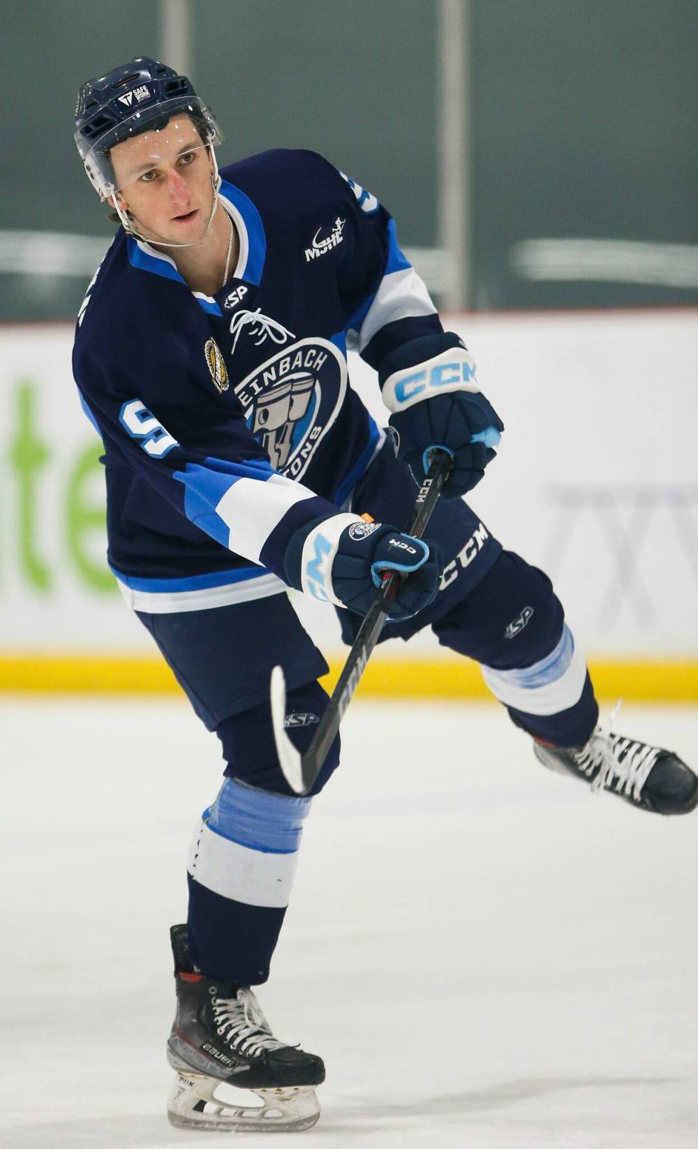 JOHN WOODS / WINNIPEG FREE PRESS
                                Steinbach Pistons forward Travis Hensrud (above) has found success on a line with Landon Roberts and Neo Kiemeney.