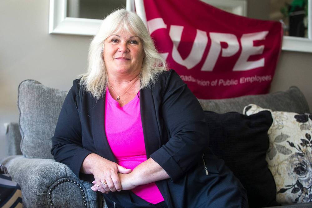 MIKAELA MACKENZIE / WINNIPEG FREE PRESS FILES
“It is nearly seven months since support staff ratified their agreement. It is unacceptable at this point that the health authorities cannot implement improvements for staff,” CUPE president Debbie Boissonneault said in a release.