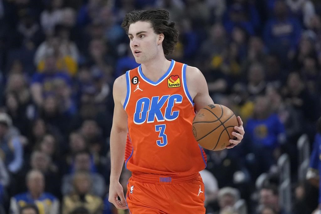 Curry Poole combine for 64 as Warriors beat Thunder 136125 Curry Poole combine for 64 as Warriors beat Thunder 136125
