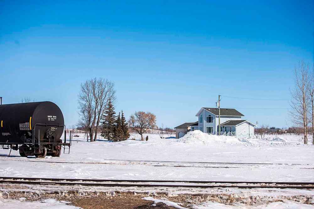 An unknown number of people attended a party at a home in the RM of Rosser after learning about it on Snapchat. (Mikaela MacKenzie / Winnipeg Free Press)