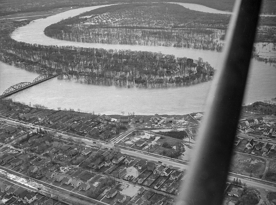 Kingston Row, with Fort Garry in distance (Winnipeg Free Press files)