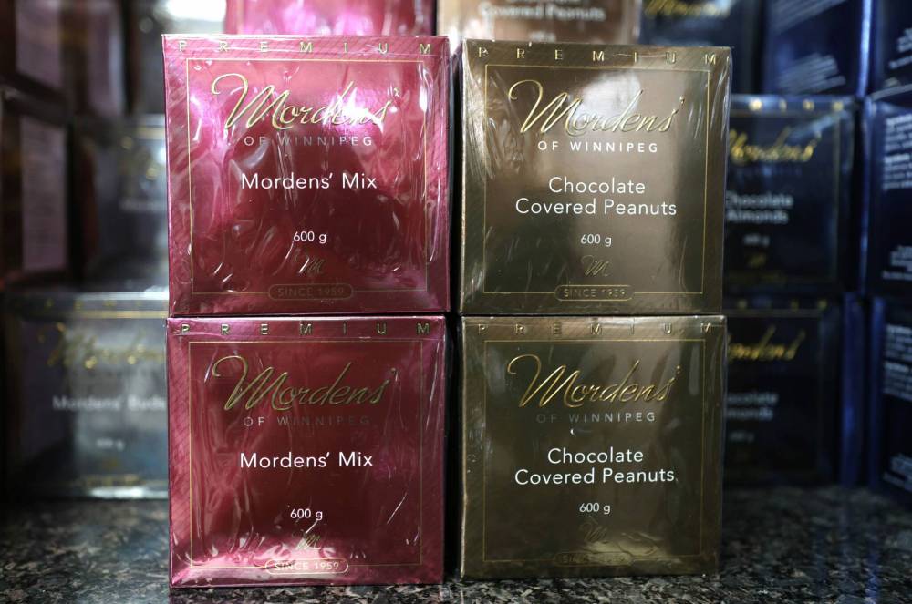 RUTH BONNEVILLE / WINNIPEG FREE PRESS
Mordens’ manufactures over 70 varieties of chocolates, confections and nuts and in peak seasons, producing up to 9,000 pounds per day.