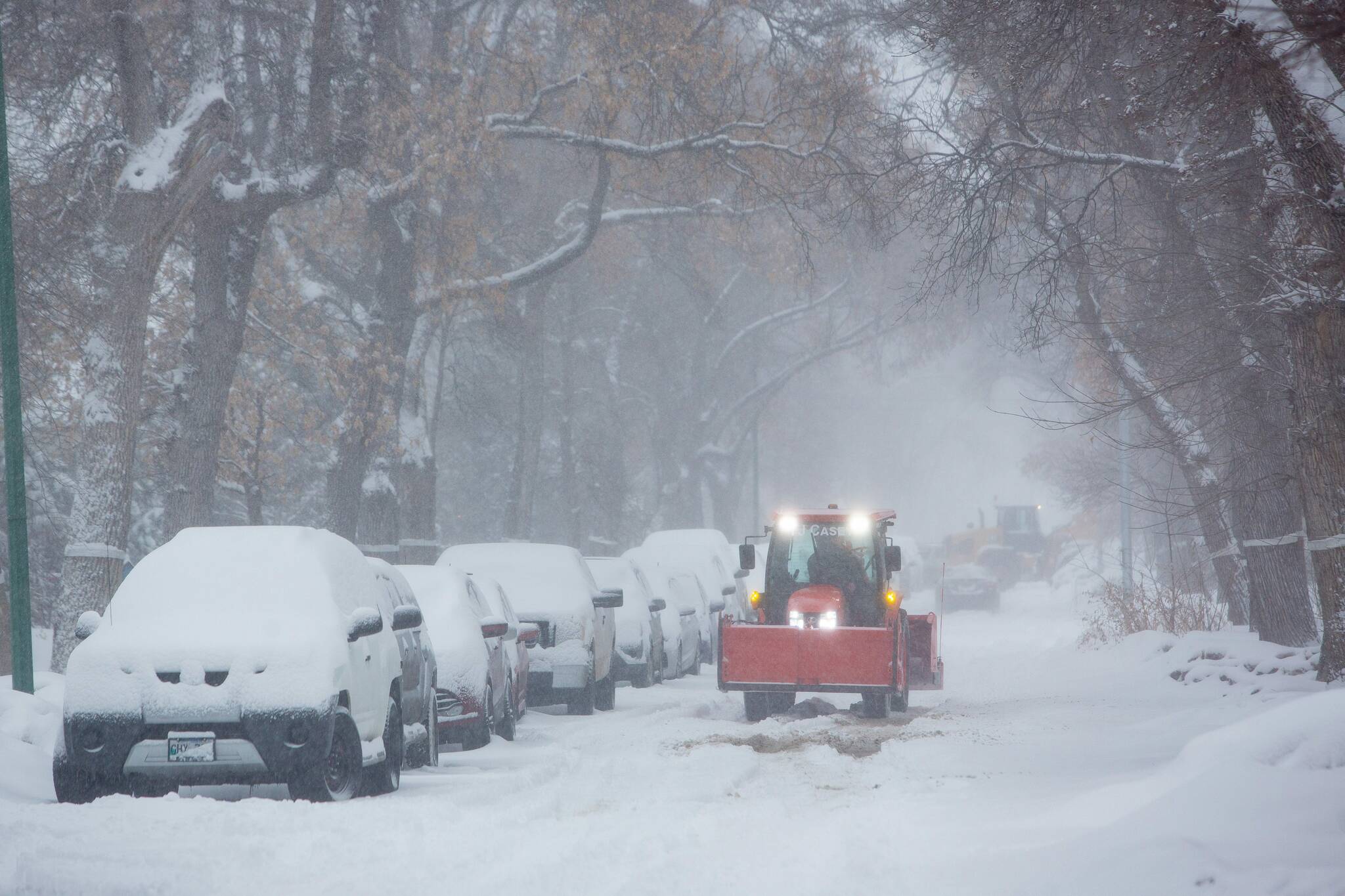 Snow hits, digging out begins Winnipeg Free Press