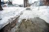 MIKAELA MACKENZIE / WINNIPEG FREE PRESS
                                The mounds of ice and snow that can bury sidewalks in winter too often put people with mobility issues at risk of isolation or dangerous slips and falls, multiple delegates told council’s public works committee on Tuesday.