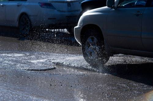 Mike Sudoma / Winnipeg Free Press
                                Potholes are one of the local harbingers of spring.