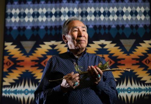 RUTH BONNEVILLE / WINNIPEG FREE PRESS
                                Robert Greene, whose spirit name is Niizhogabo (Two Standing Man), is Elder-in-Residence at the Canadian Museum for Human Rights, where he leads ceremonies and provides an Anishinaabe worldview.
