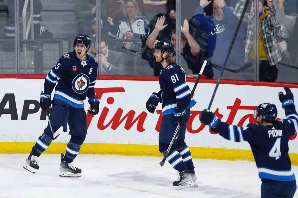 JOHN WOODS / THE CANADIAN PRESS FILES
Winnipeg Jets’ Mark Scheifele, along with Kyle Connor and Pierre-Luc Dubois (not pictured) have the potential to be one of the best lines in the league during the playoffs.