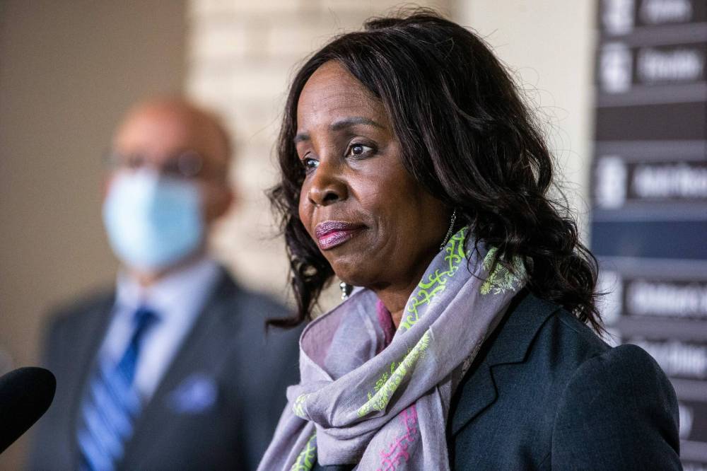 MIKAELA MACKENZIE / FREE PRESS FILES
Health minister Audrey Gordon needs to explain to the public why the Deloitte process was cancelled and what the province plans to put in its place, says columnist Tom Brodbeck.