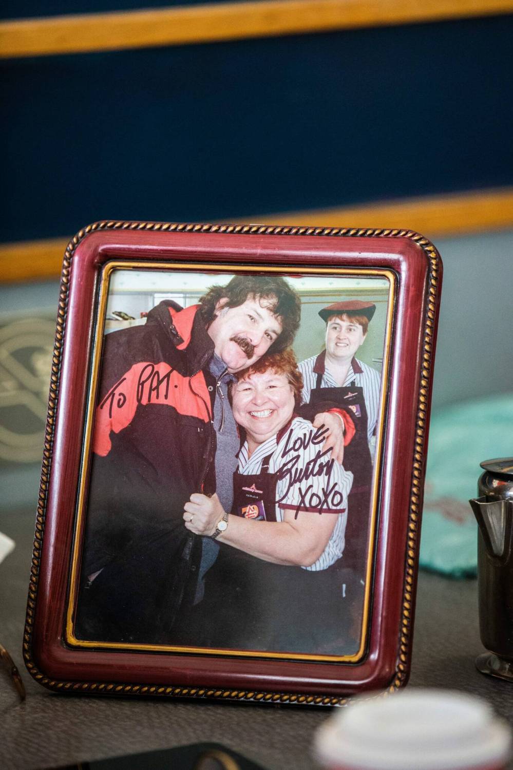 MIKAELA MACKENZIE / WINNIPEG FREE PRESS
                                A photo of Patricia Duseigne with Burton Cummings.