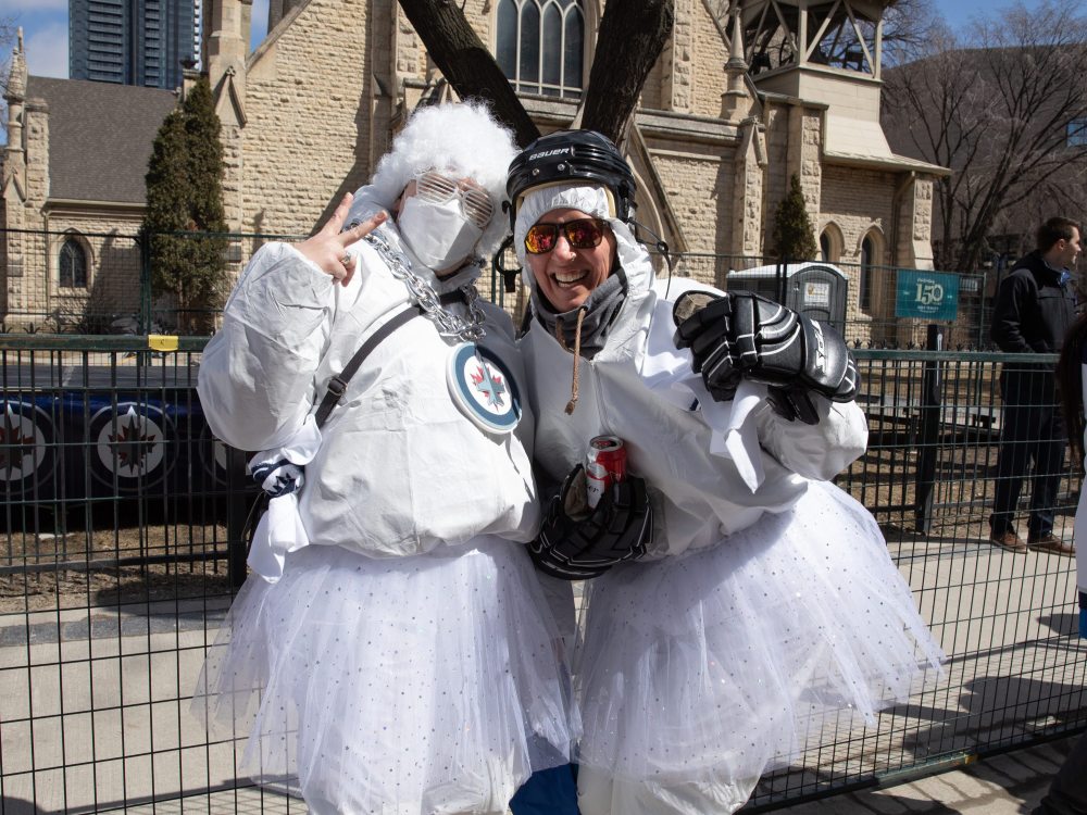 JESSICA LEE / WINNIPEG FREE PRESS
Lori Verfaillie (left) and Kathleen Kudlak are photographed at a Whiteout party. Thousands of Winnipeg Jets fans gathered downtown beside Canada Life Centre April 22, 2023 to watch the Jets play against the Golden Knights.