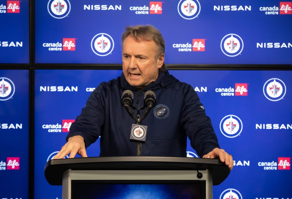 JESSICA LEE / WINNIPEG FREE PRESS
‘You can criticize me for the choice of words, that’s fine. But never will I accept a game like that,’ Winnipeg Jets coach Rick Bowness said Saturday.