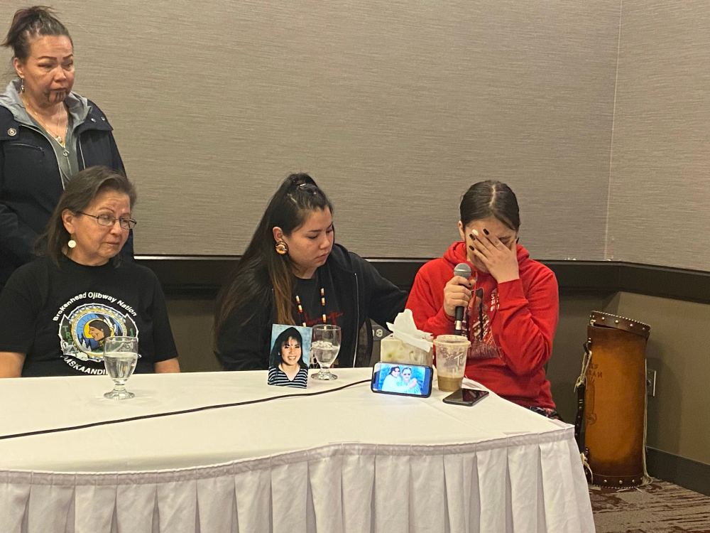 MALAK ABAS / WINNIPEG FREE PRESS
Erica Straight-Bear, whose mother was killed on Highway 59 in 2007, comforting Lana Starr, whose uncle, Larry Hodge, was killed in a hit-and-run on the highway Thursday night.