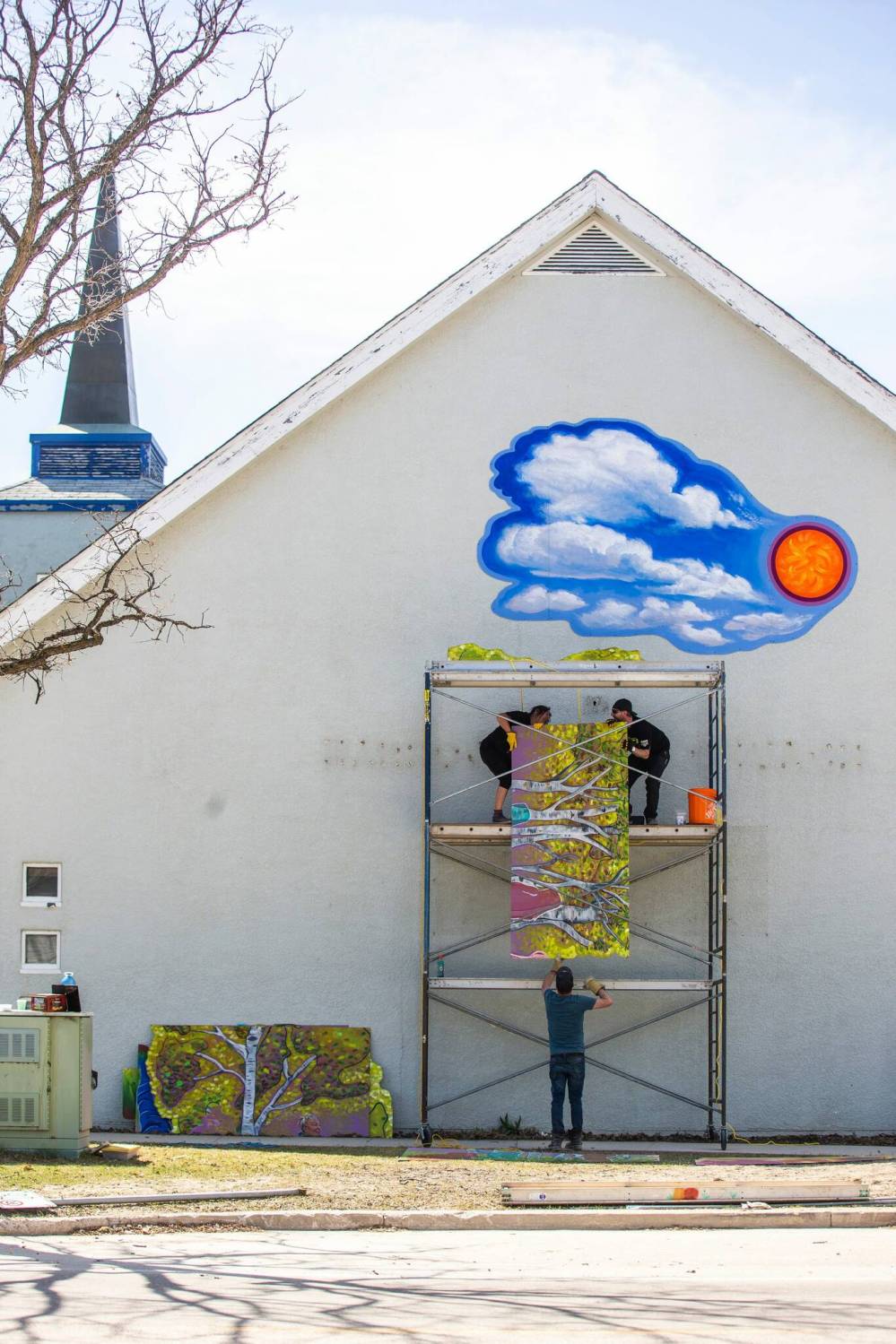 MIKAELA MACKENZIE / WINNIPEG FREE PRESS
Featuring a flowing river, a sunny sky and a stand of birch trees, the mural created by collaborators White Bird and Johnston was rendered on about 30 aluminum-composite panels in their Selkirk-area studio.