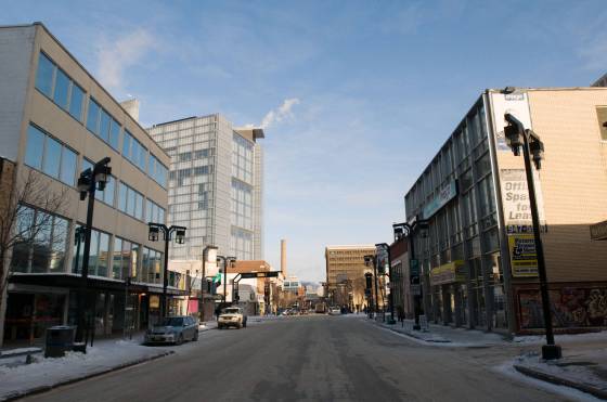 The proposal floats ideas to create “ideal neighbourhood streets” with safe crossings for foot traffic, street trees, pedestrian lighting, on-street parking and narrow road lanes meant to help slow traffic. (David Lipnowski / Winnipeg Free Press files)