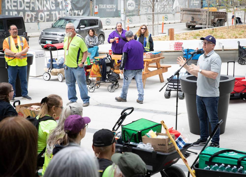 JESSICA LEE / WINNIPEG FREE PRESS
Mayor Scott Gillingham was in attendance and spoke during the event.
