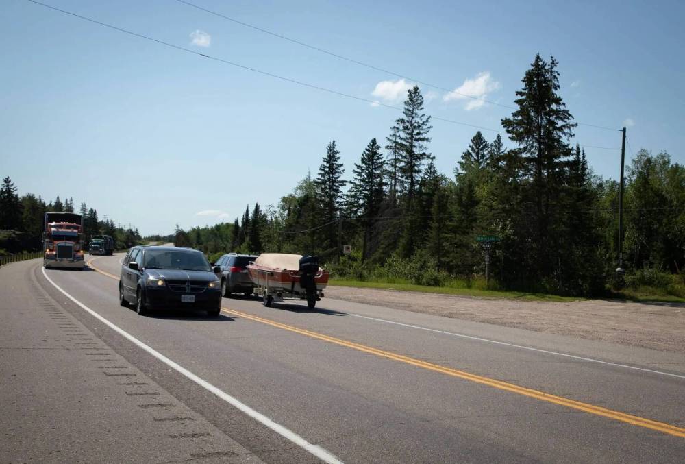 The Barren Lake and Trans-Canada Highway intersection near Ontario. (Winnipeg Free Press files)