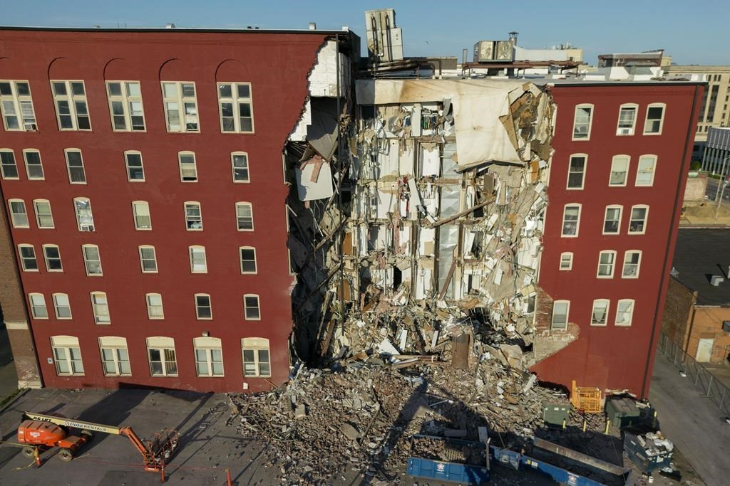 Rescuers at site of Iowa building collapse complete search for ...